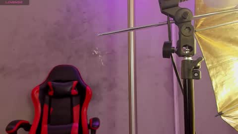 Isabella Nowa online show from March 20, 2026, 11:37 am