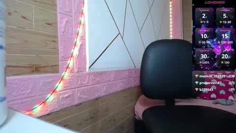 isabella_roseee online show from October 31, 2025, 8:59 am