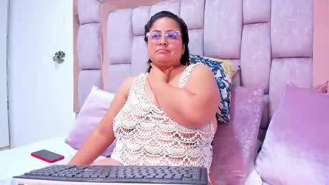 Isabella  online show from March 15, 2026, 5:35 am