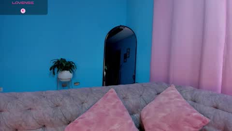    v online show from February 4, 2026, 10:04 pm