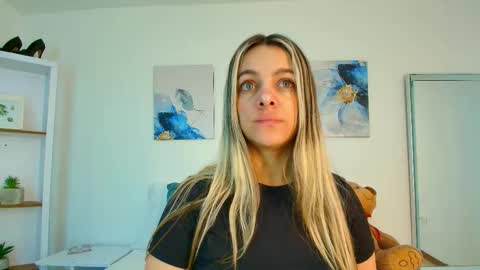 Isabella  online show from February 28, 2026, 1:23 pm