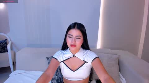 Isa Hill  online show from December 12, 2024, 7:04 pm