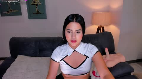 Isa Hill  online show from January 8, 2025, 1:11 am