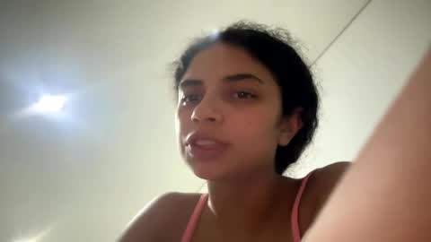 Snapshot of isabellakoffs chatting on February 1, 2025, 5:49 am Isabella.. back again online show from February 1, 2025, 5:49 am