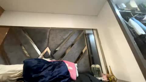 Snapshot of isabellakoffs chatting on October 7, 2025, 5:37 am Isabella.. back again online show from October 7, 2025, 5:37 am