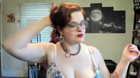 isabellamariedarcy online show from February 3, 2026, 7:41 pm