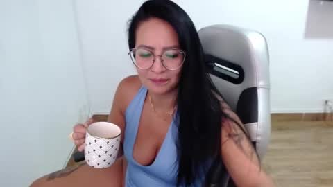 Isa online show from February 19, 2026, 9:33 pm