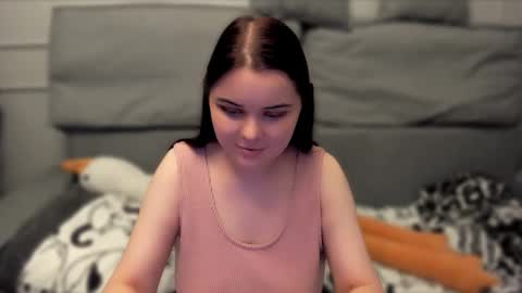 Isabella online show from September 17, 2025, 7:59 pm