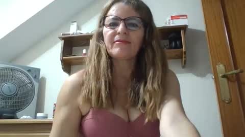 Snapshot of isabellawouti chatting on October 19, 2025, 8:42 pm isabella online show from October 19, 2025, 8:42 pm