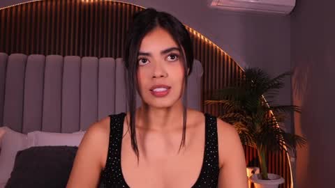 Isa  online show from April 10, 2026, 4:50 am