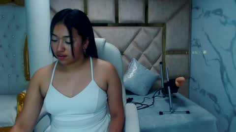 isabellrodriguez18 online show from March 1, 2025, 4:37 am