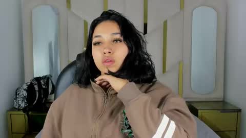 isabellrodriguez18 online show from September 9, 2025, 3:17 am