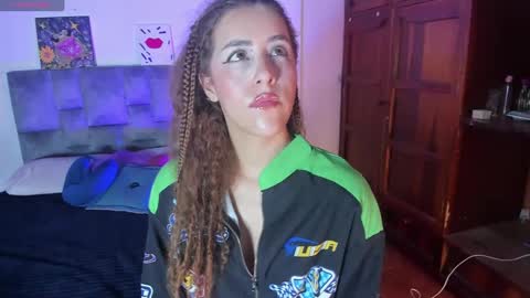 Isabela  online show from September 10, 2025, 6:13 am