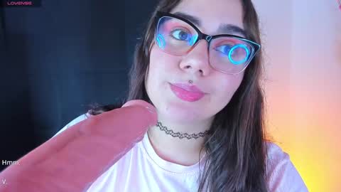 Snapshot of isarhodes_ chatting on January 28, 2025, 10:34 pm Isa online show from January 28, 2025, 10:34 pm