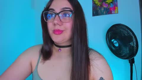 Snapshot of isarhodes_ chatting on February 16, 2025, 10:10 pm Isa online show from February 16, 2025, 10:10 pm