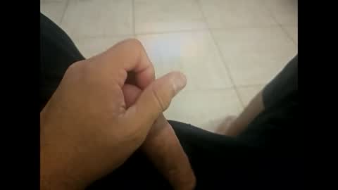 Snapshot of iscrewinutibolt chatting on January 10, 2025, 11:22 am Carlos online show from January 10, 2025, 11:22 am