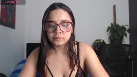 Snapshot of isemma chatting on January 31, 2025, 3:52 am Emma online show from January 31, 2025, 3:52 am