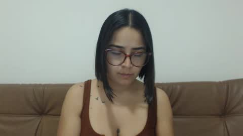 Snapshot of isemma chatting on October 2, 2025, 2:07 am Emma online show from October 2, 2025, 2:07 am