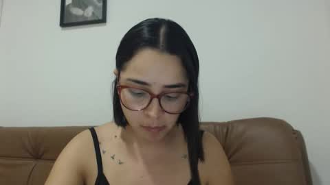 Snapshot of isemma chatting on October 21, 2025, 3:29 am Emma online show from October 21, 2025, 3:29 am