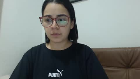 Snapshot of isemma chatting on October 22, 2025, 2:45 am Emma online show from October 22, 2025, 2:45 am