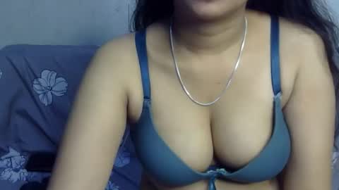 ishika_ishu online show from September 14, 2025, 7:02 pm