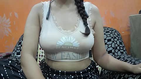ishika_singh_ online show from September 17, 2025, 2:24 am