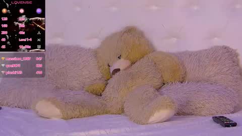 Isis online show from November 11, 2025, 3:34 pm