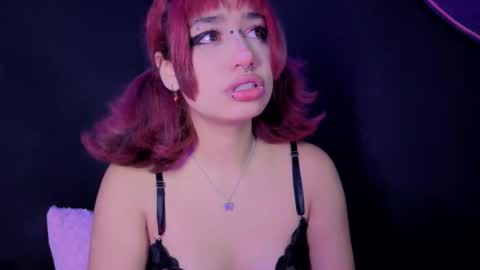 Snapshot of isisjones18 chatting on September 15, 2025, 4:12 am Isisjones18 online show from September 15, 2025, 4:12 am
