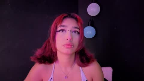 Snapshot of isisjones18 chatting on September 22, 2025, 5:20 am Isisjones18 online show from September 22, 2025, 5:20 am