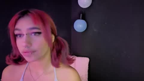 Snapshot of isisjones18 chatting on September 23, 2025, 4:48 am Isisjones18 online show from September 23, 2025, 4:48 am