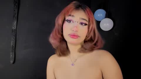 Snapshot of isisjones18 chatting on October 4, 2025, 9:40 am Isisjones18 online show from October 4, 2025, 9:40 am