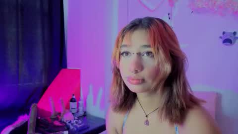 Snapshot of isisjones18 chatting on October 14, 2025, 6:42 pm Isisjones18 online show from October 14, 2025, 6:42 pm