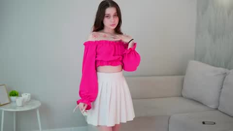 Snapshot of isisschwendinger chatting on June 15, 2026, 2:47 am Linet online show from June 15, 2026, 2:47 am