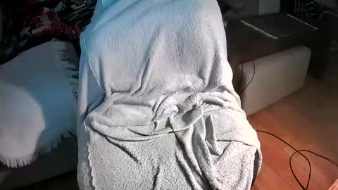 Snapshot of iskarius chatting on November 9, 2025, 9:24 pm Iskarius online show from November 9, 2025, 9:24 pm