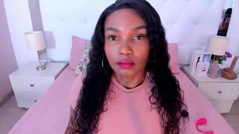 Snapshot of isla_scott chatting on October 8, 2025, 11:19 am Vanessa online show from October 8, 2025, 11:19 am