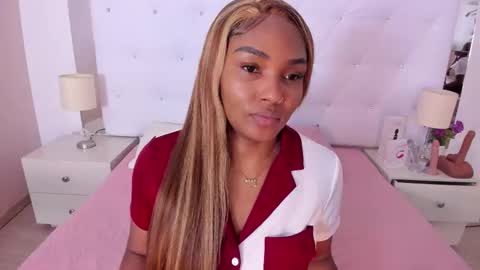 Vanessa online show from November 25, 2025, 11:10 am