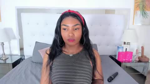 Vanessa online show from April 14, 2026, 11:27 am