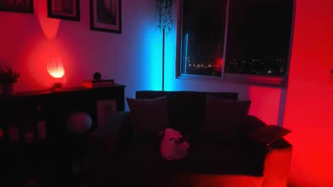 Julyane online show from March 8, 2025, 11:49 pm