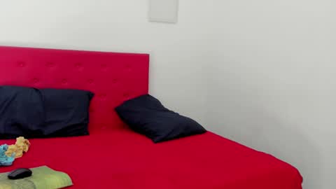 Snapshot of issa_kitty chatting on December 11, 2024, 4:09 pm issa_kitty online show from December 11, 2024, 4:09 pm