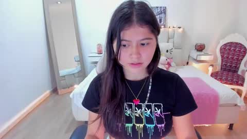 Snapshot of issa_loren chatting on November 6, 2025, 7:15 pm Issa online show from November 6, 2025, 7:15 pm