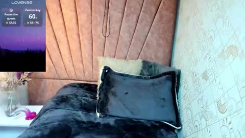 ISSA MILF online show from October 20, 2025, 1:00 pm