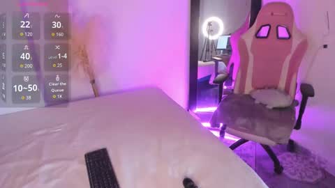  Isa Goddes  online show from October 1, 2025, 6:47 pm