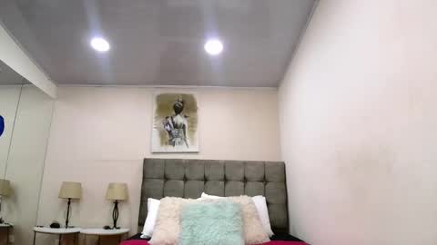 issabellajones online show from February 25, 2025, 7:47 pm