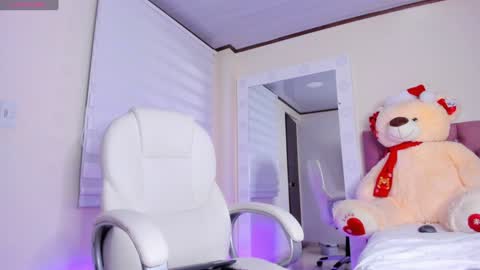 Isa  online show from December 21, 2024, 9:23 am