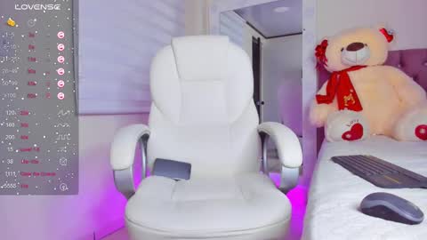 Isa  online show from March 6, 2025, 5:14 am