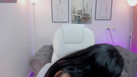 issi_loren online show from October 16, 2025, 6:09 pm