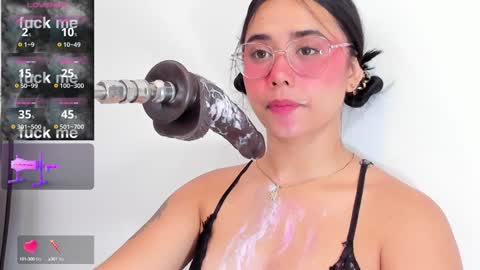 Snapshot of issie_cute chatting on December 16, 2024, 5:17 am Issie online show from December 16, 2024, 5:17 am