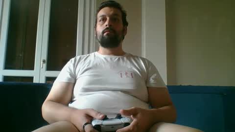 Snapshot of italianbigboy93 chatting on October 21, 2025, 12:39 pm italianbigboy93 online show from October 21, 2025, 12:39 pm