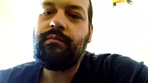 italianbigboy932 online show from April 6, 2026, 9:54 am