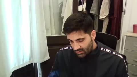 italianboybcn online show from November 6, 2025, 9:21 am